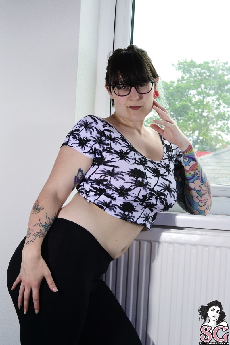elizabethhunny-windowgaze-07.jpg