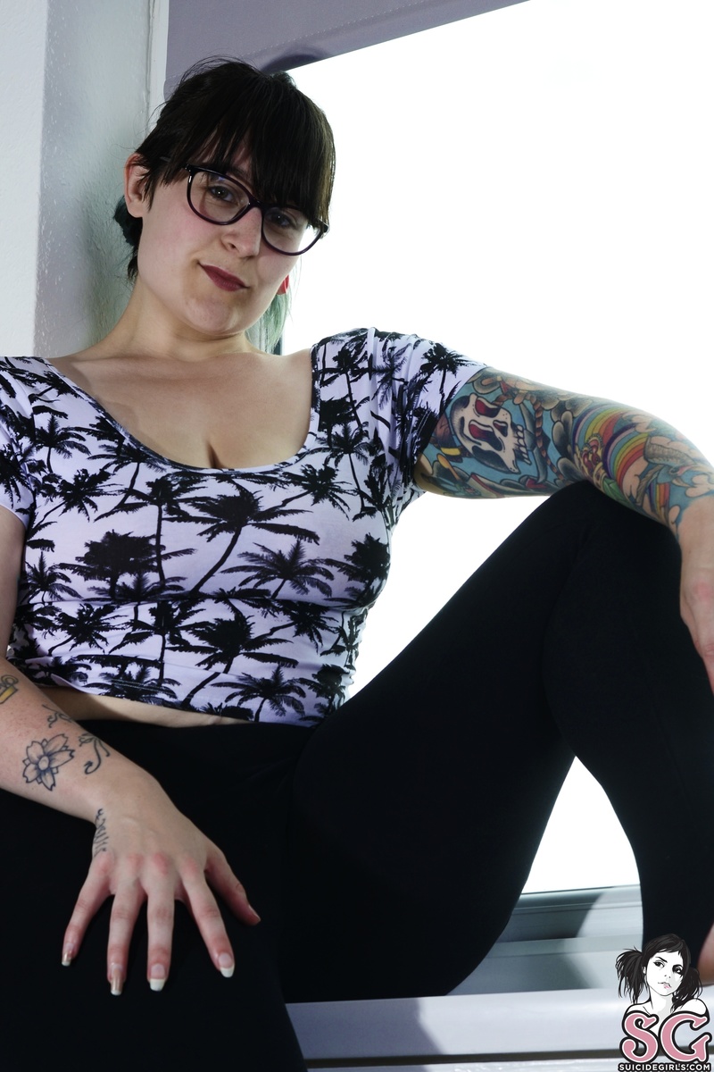 elizabethhunny-windowgaze-09.jpg