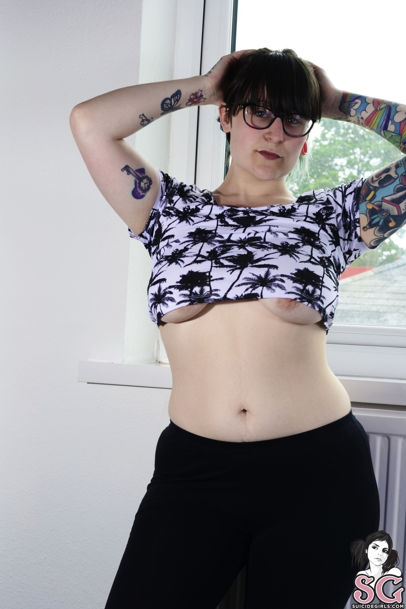 elizabethhunny-windowgaze-11.jpg