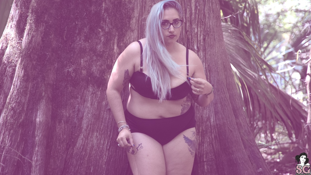 chandeliersuicide-natureland-11.jpg