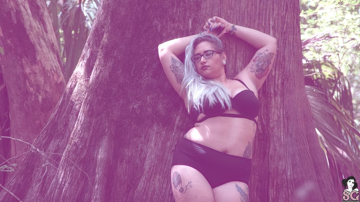 chandeliersuicide-natureland-13.jpg