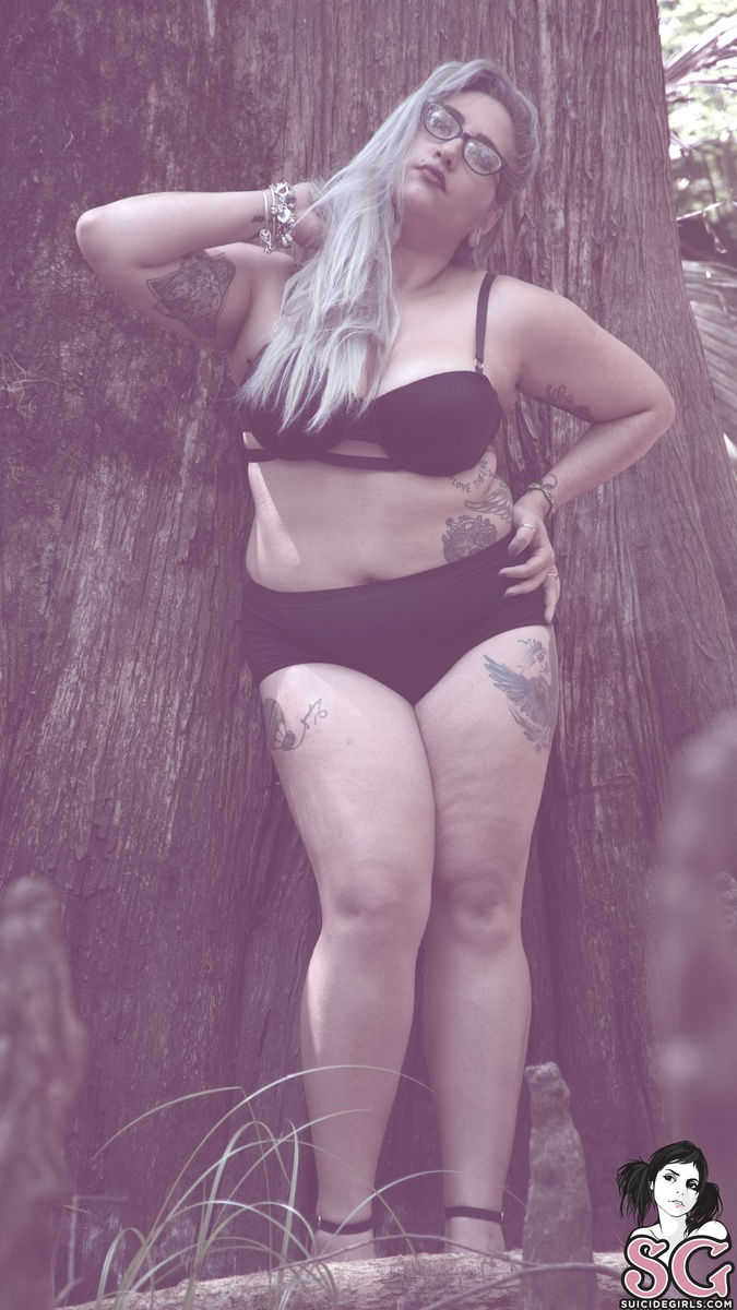 chandeliersuicide-natureland-15.jpg