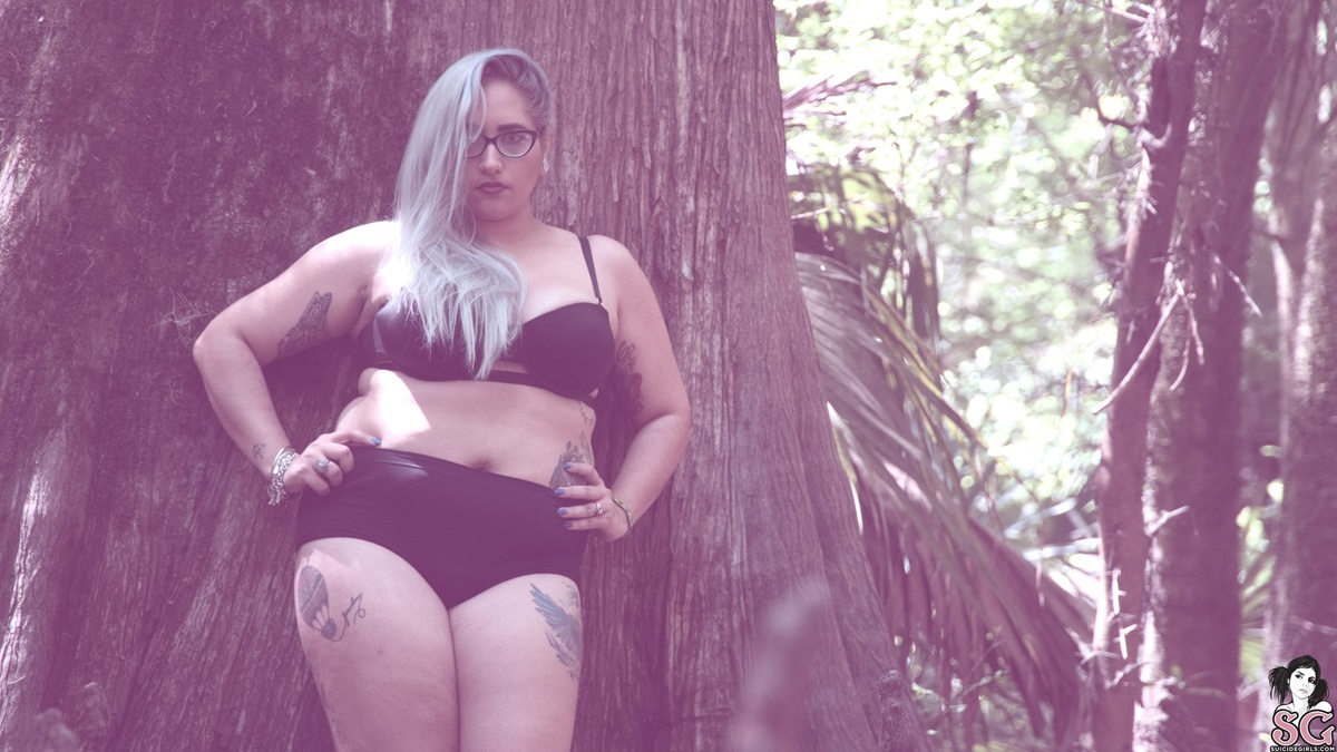 chandeliersuicide-natureland-17.jpg