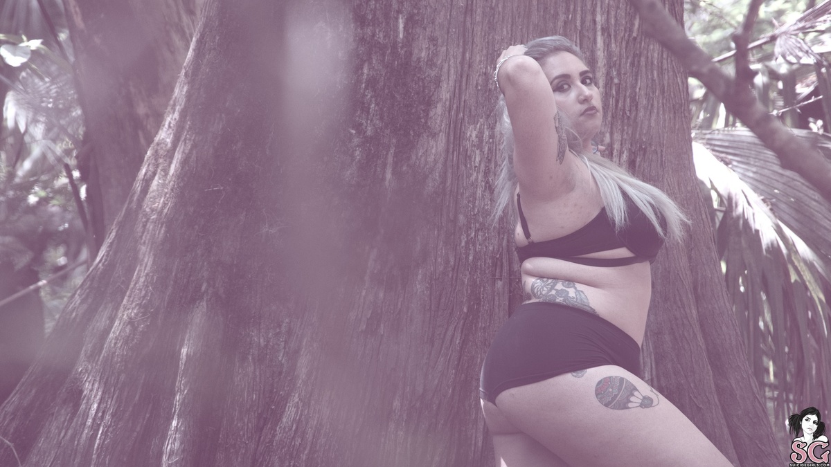 chandeliersuicide-natureland-19.jpg