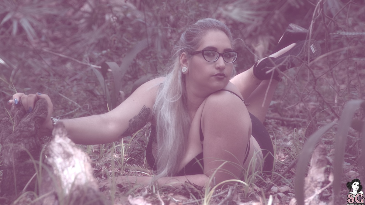 chandeliersuicide-natureland-25.jpg