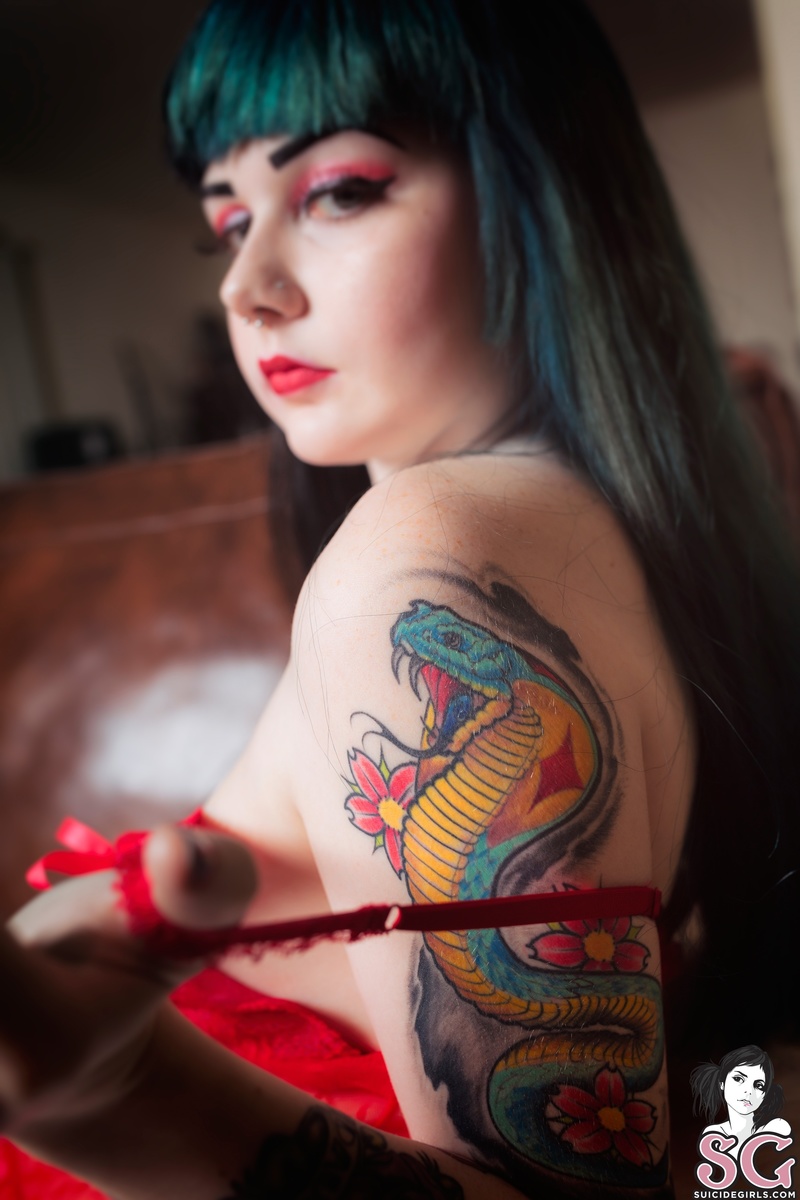 coffinskiss-redlace-17.jpg