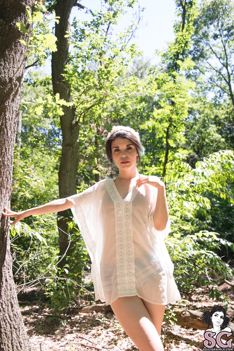 novaanne-lostinthewoods-01.jpg