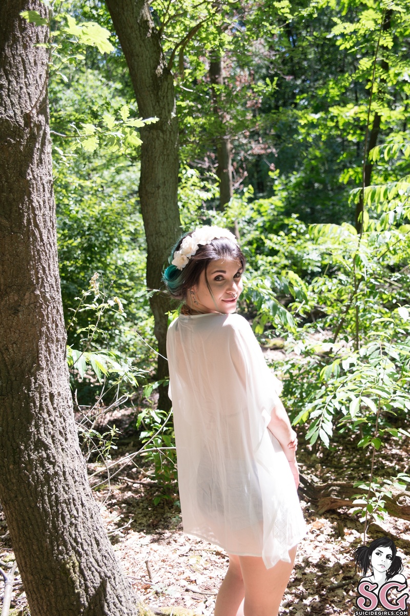 novaanne-lostinthewoods-05.jpg