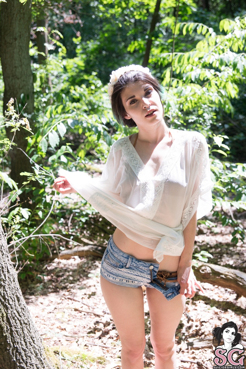 novaanne-lostinthewoods-07.jpg