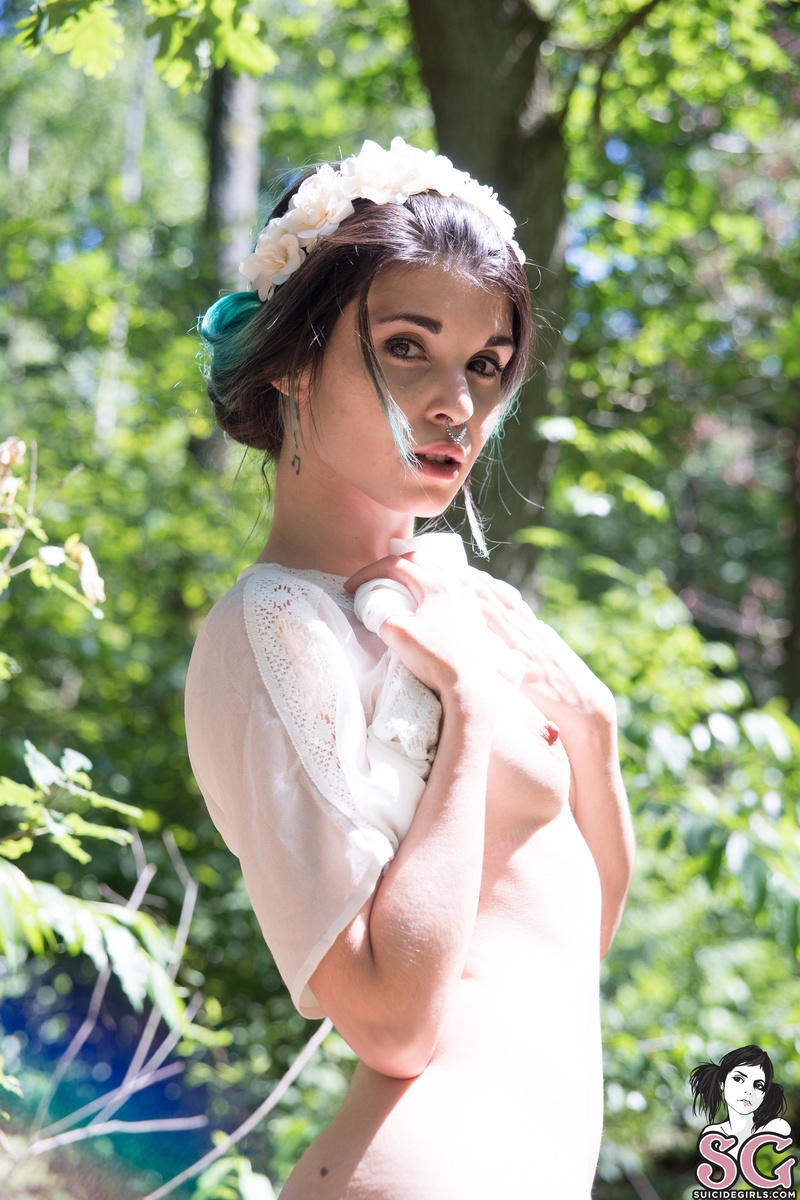 novaanne-lostinthewoods-37.jpg