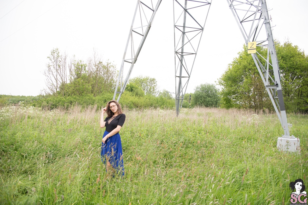 larabeard-highvoltage-01.jpg