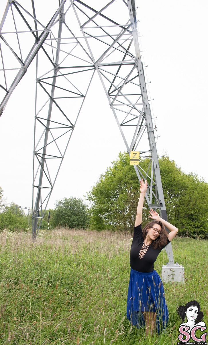 larabeard-highvoltage-07.jpg