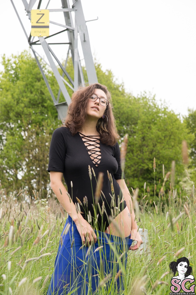 larabeard-highvoltage-09.jpg