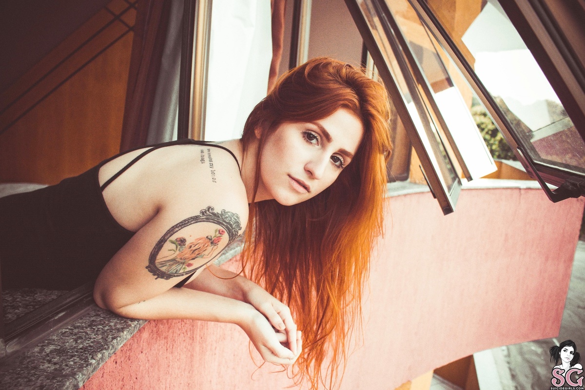 karman-fallingforyou-01.jpg