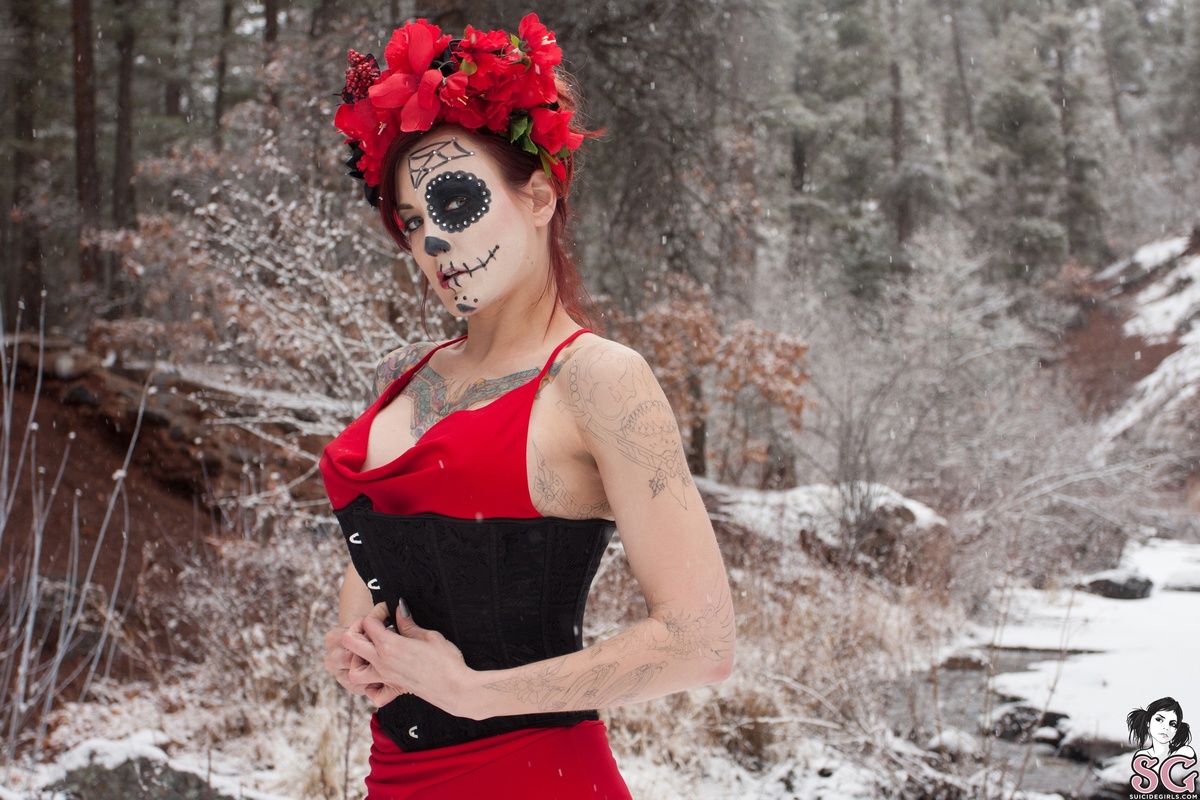 jacquidaniels-winterdayofthedead-01.jpg