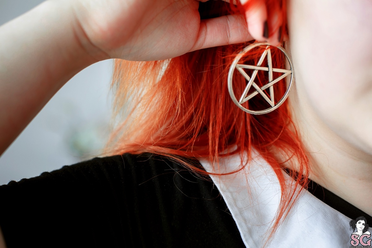 acidaliavirgo-prettywitch-03.jpg