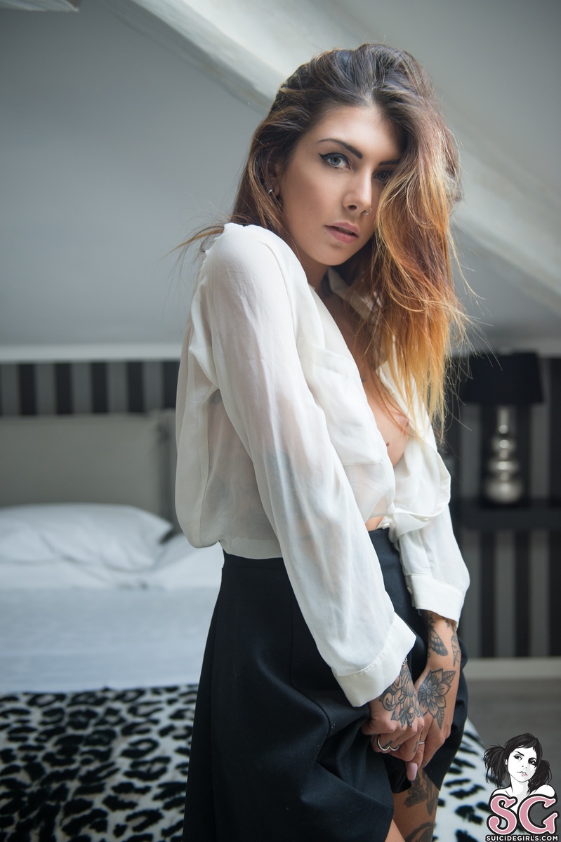 indaco-goodgirlgonnagobed-09.jpg