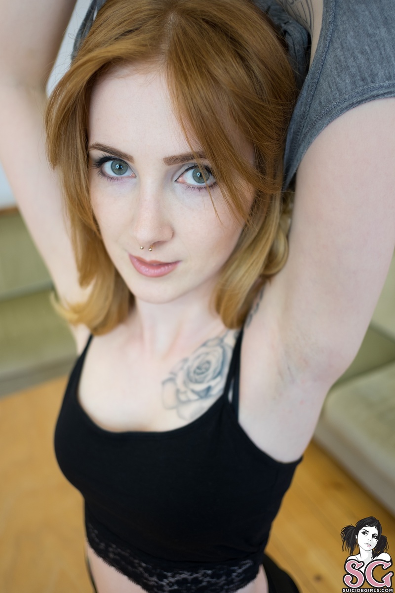 rednadine-studioshot-11.jpg