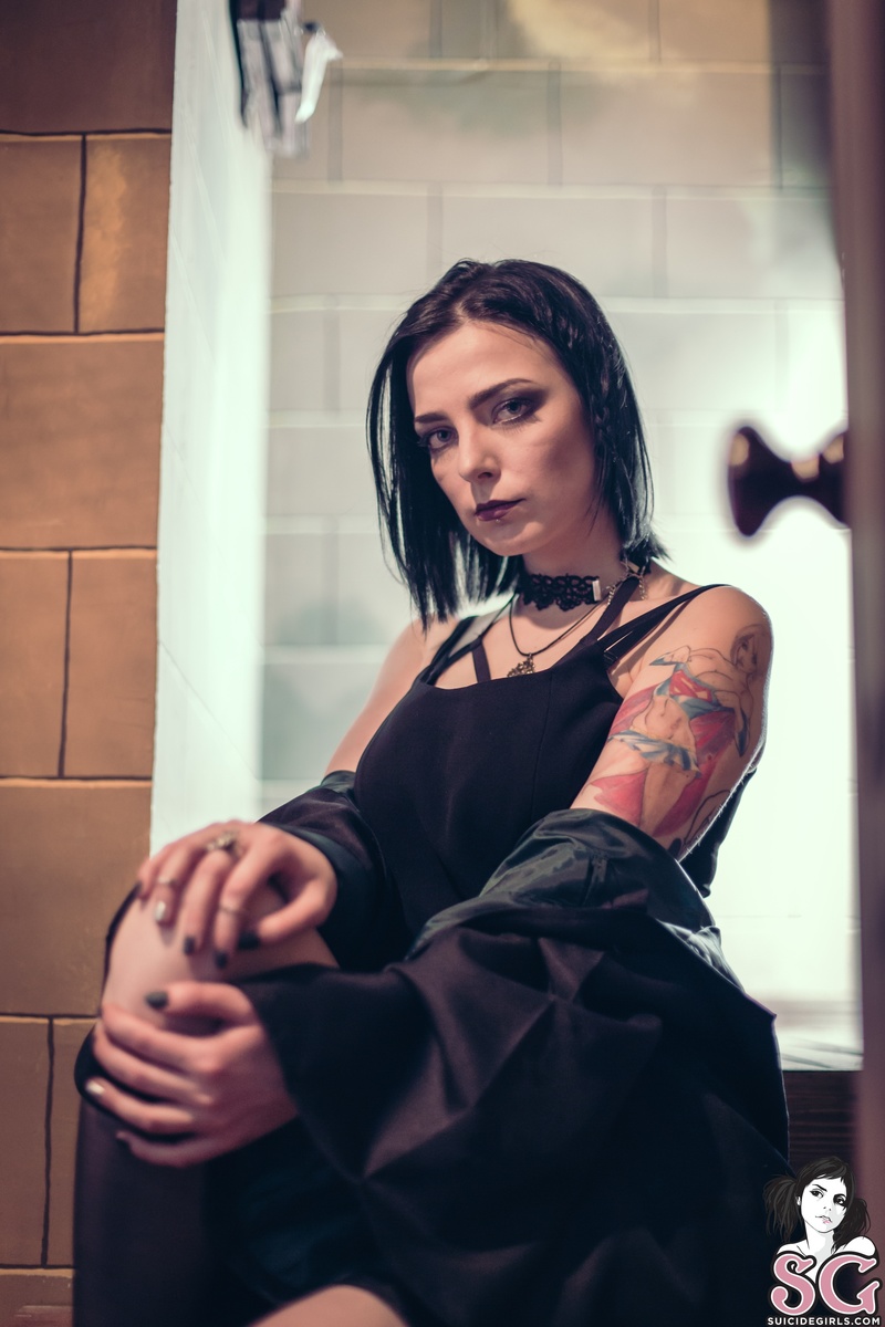 liliumsuicide-imperio-03.jpg