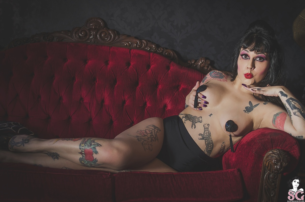 luciana-mistressofthedark-25.jpg
