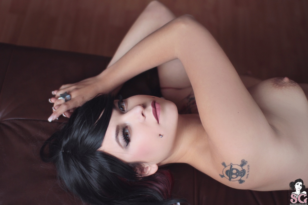 nameless-whitefiction-31.jpg