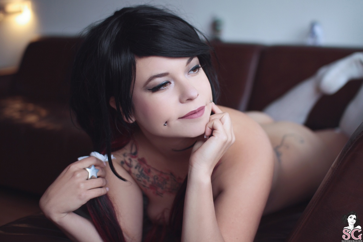 nameless-whitefiction-33.jpg