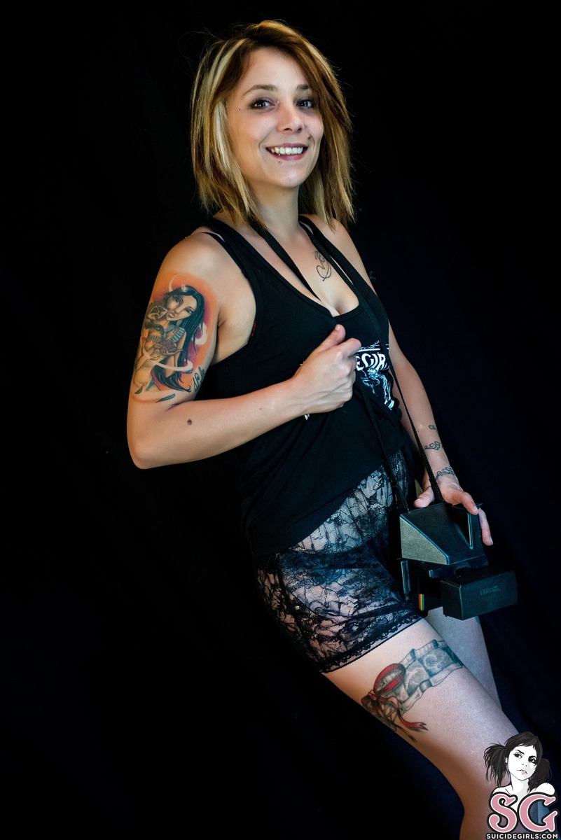 skullygirl-polaroid-21.jpg