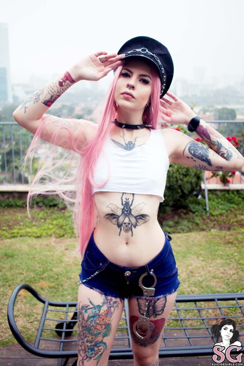 saga-themadgearqueen-01.jpg