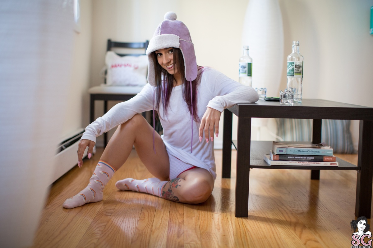 catarina-purplehat-01.jpg