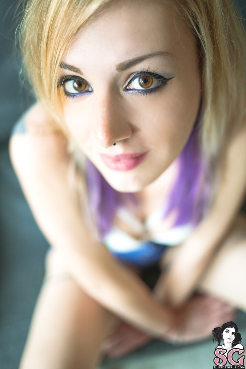 marymoonshine-innocentserotonin-03.jpg