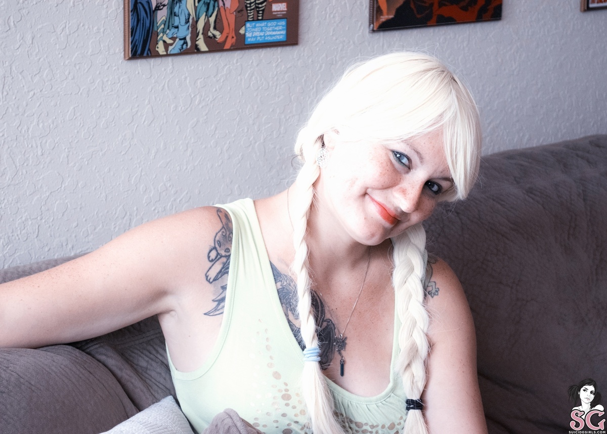 tatcat-blonderambitions-01.jpg