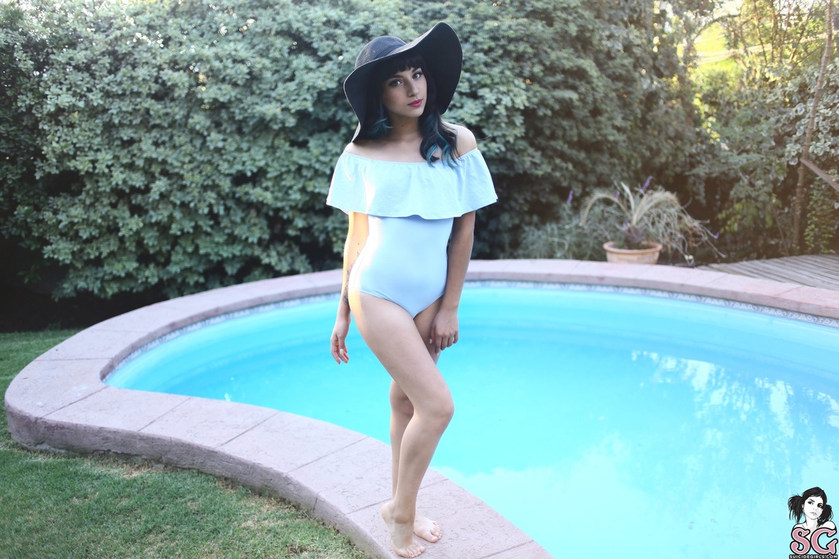acuarius-summertimesadness-01.jpg