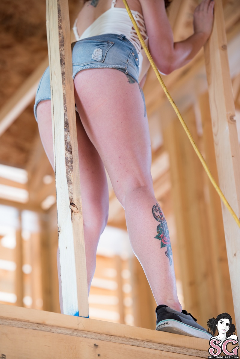 silvery-framework-03.jpg