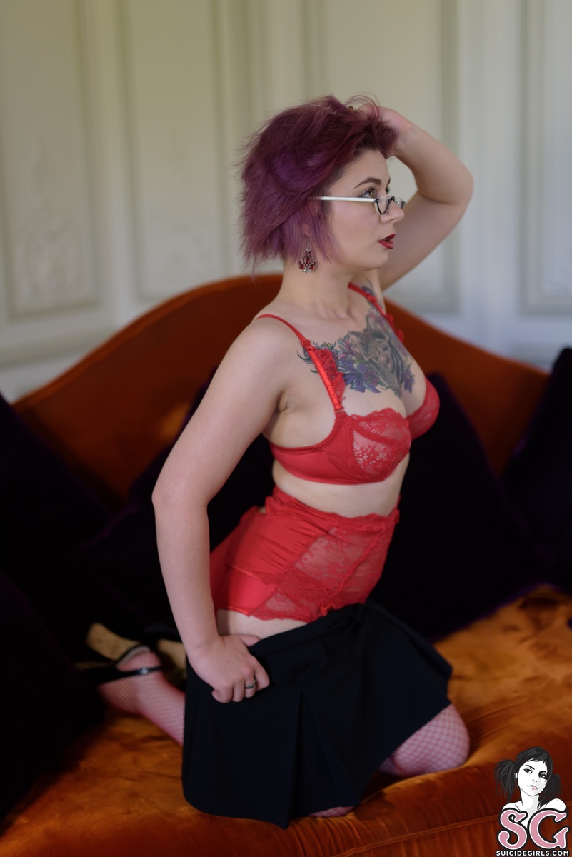 bloodywolf-sweetsecretary-11.jpg