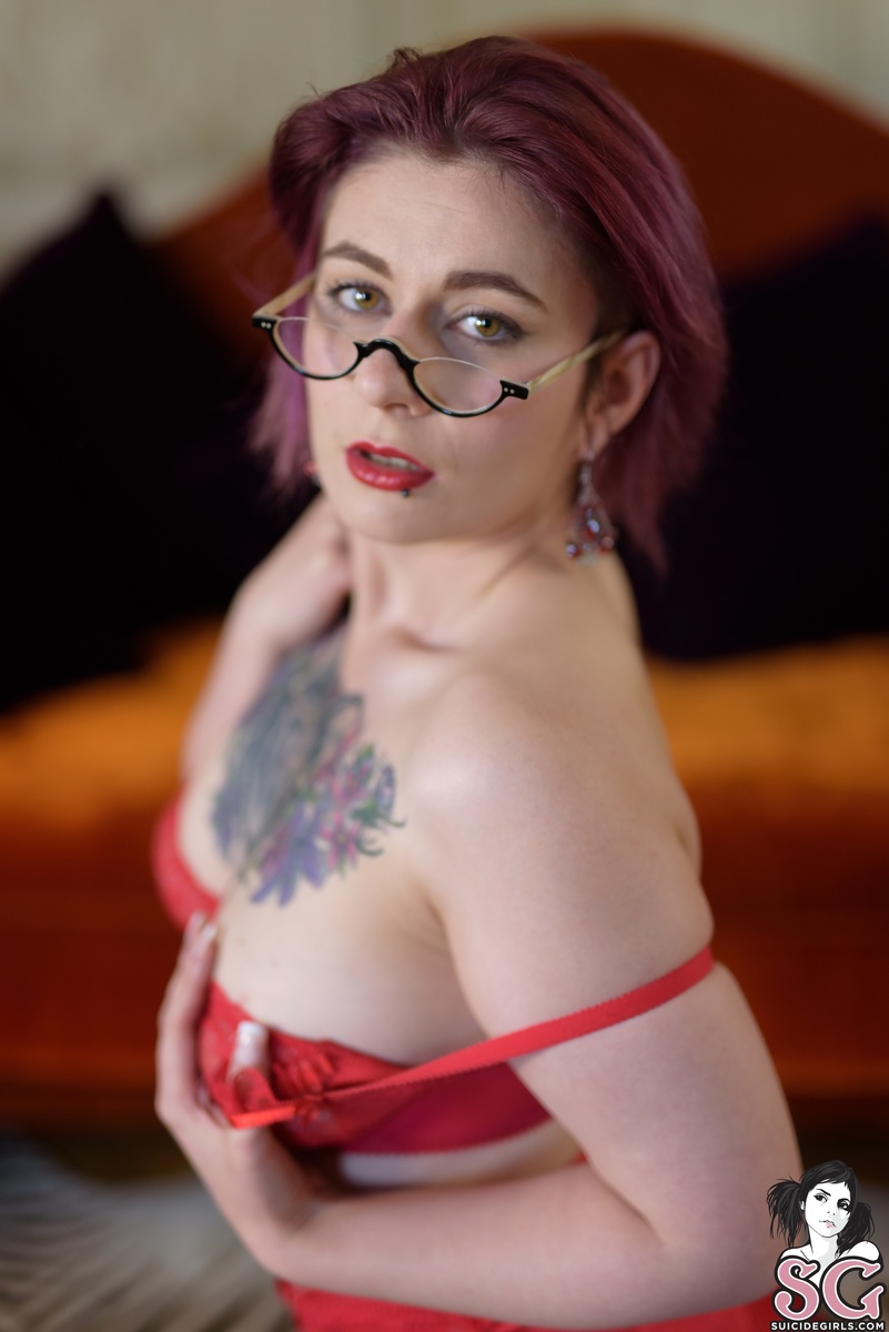 bloodywolf-sweetsecretary-19.jpg