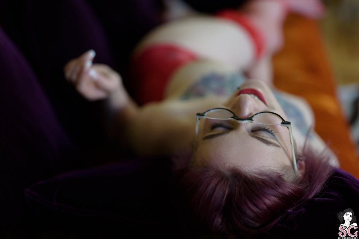 bloodywolf-sweetsecretary-33.jpg