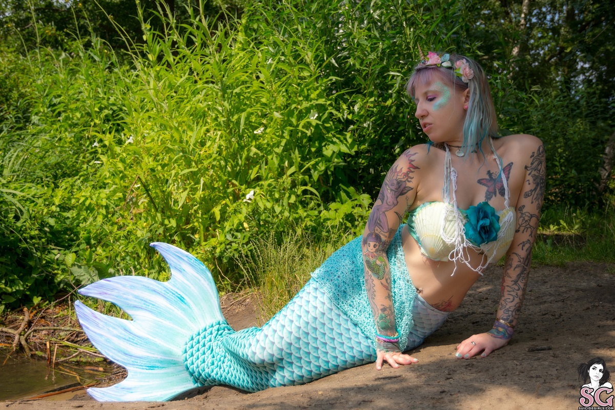 mermio-revealingmermaid-03.jpg