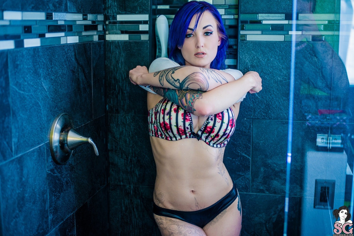jacquidaniels-showertime-19.jpg