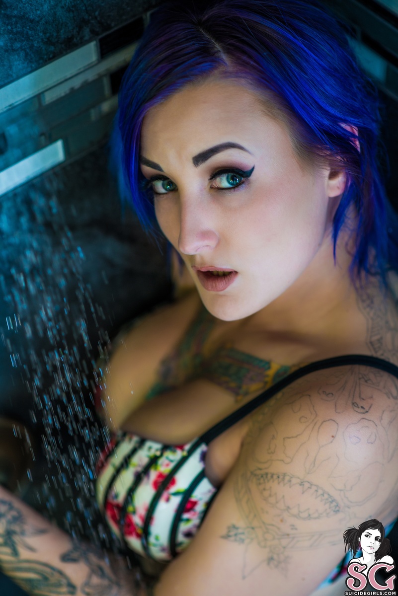 jacquidaniels-showertime-23.jpg