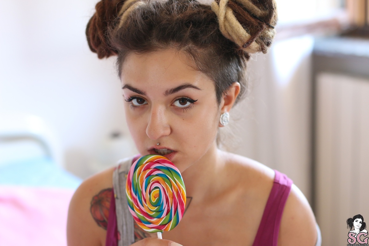 evalareina-psycholittlecandy-03.jpg
