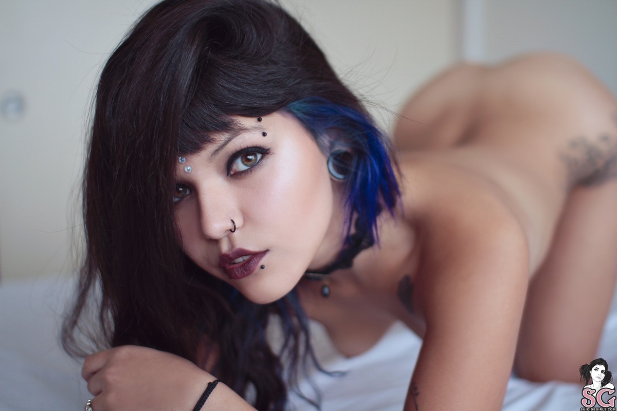 agatha-neverbeyours-13.jpg