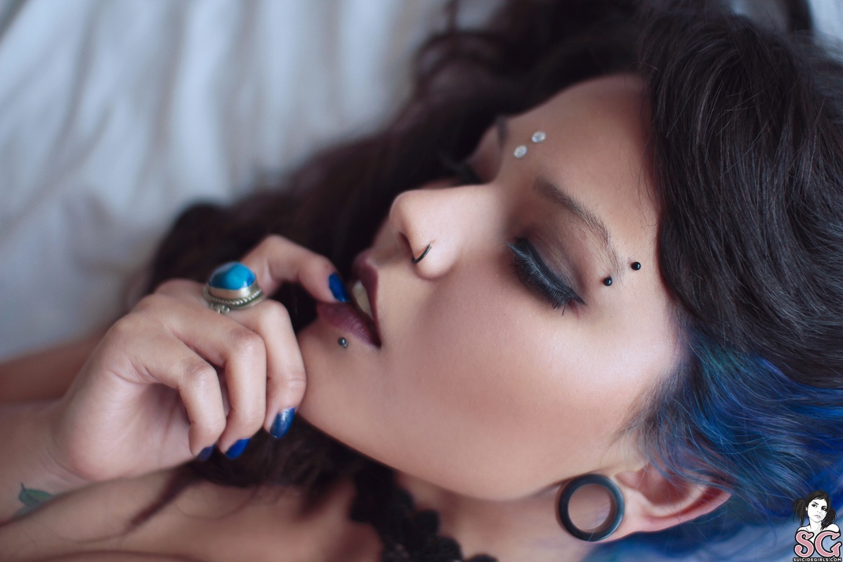 agatha-neverbeyours-27.jpg