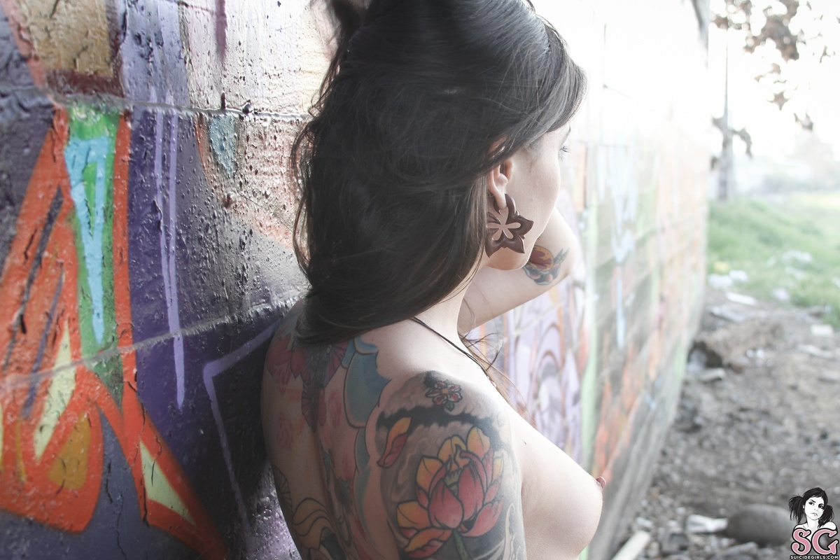 pia-crossedfingers-13.jpg