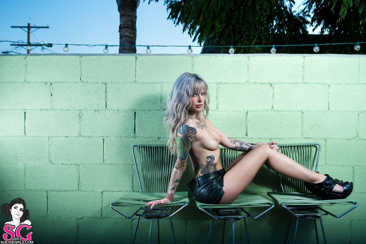 vice-greenhell-15.jpg