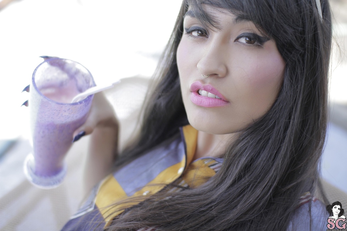aymi-shakemyafternoon-05.jpg