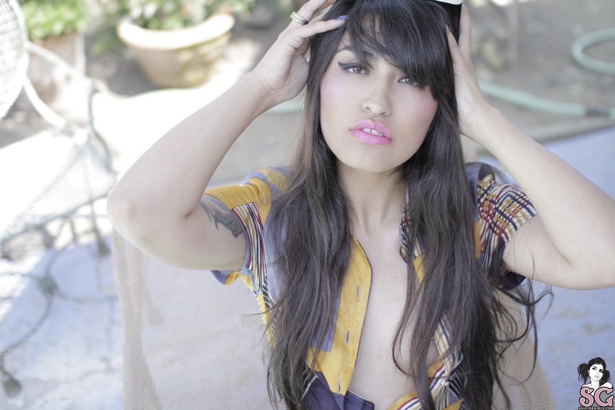 aymi-shakemyafternoon-07.jpg
