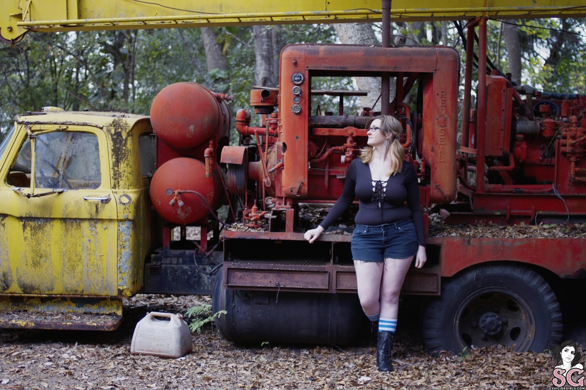 annanymph-truckinalong-01.jpg