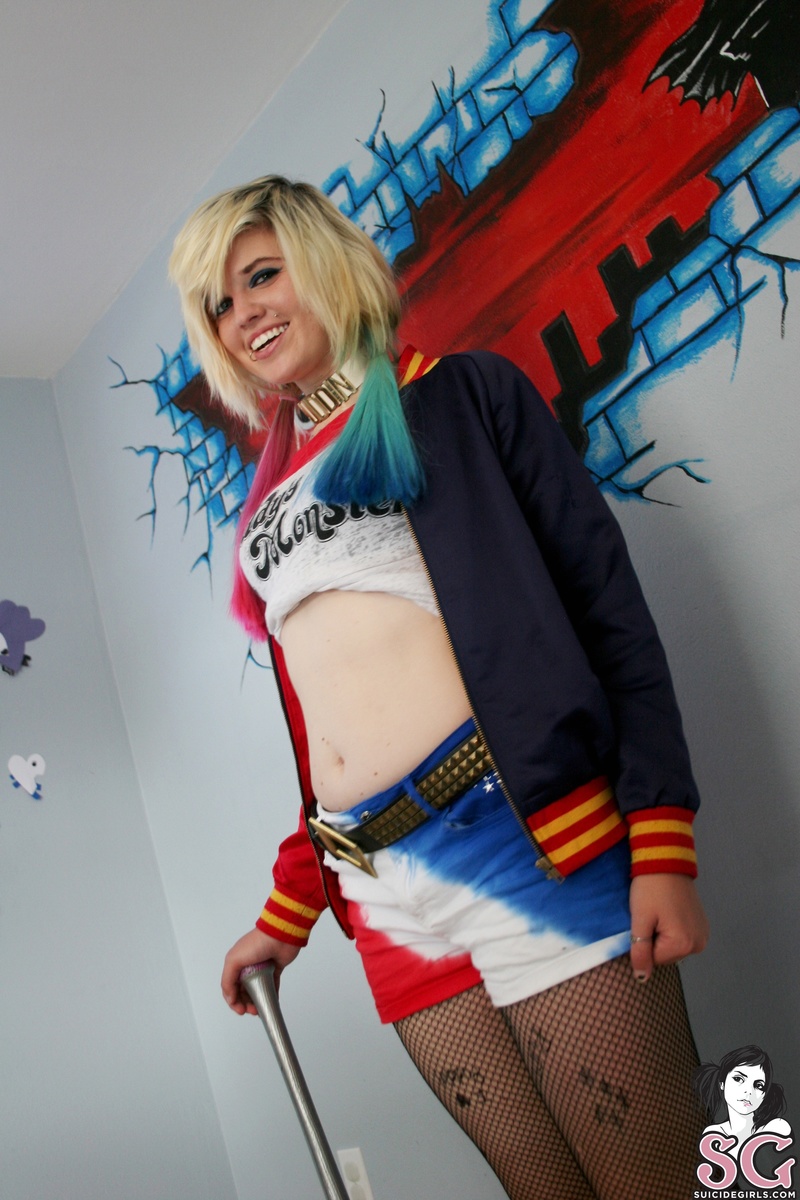hardcoreharley-queenofgotham-07.jpg