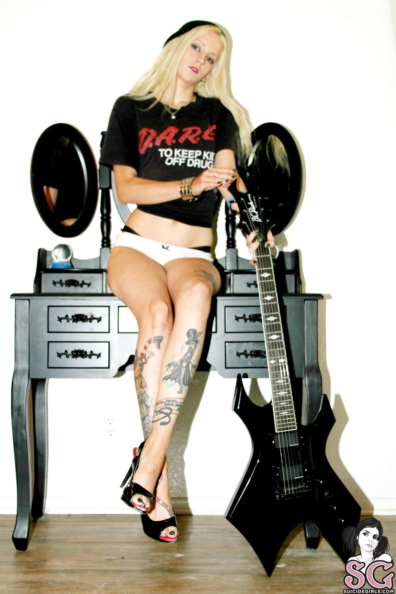 mizzbonez-rockvanity-13.jpg