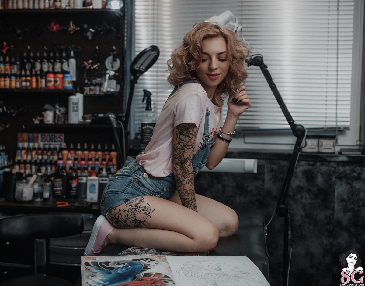 elisarose-newtattoo-05.jpg